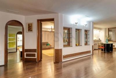 REA0013939 Apartament 5 camere Piata Victoriei