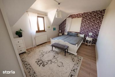 Casă cu 6 camere cu Teren 3700 Mp în Central - 11