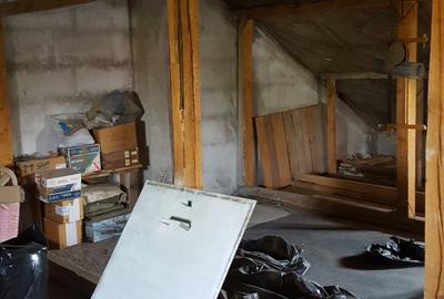 Casă cu 6 camere cu Canalizare în Ultracentral - 8