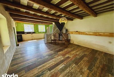 Casă cu 2 camere cu Teren 1414 Mp în Laslea