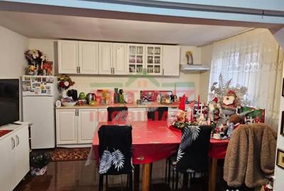 Casă cu 3 camere cu Teren 121 Mp în Central - 1