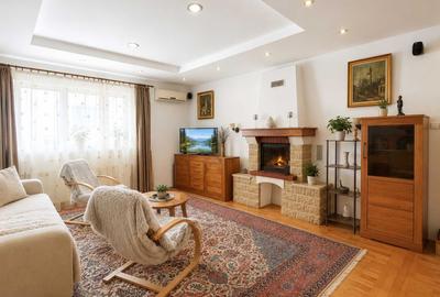 Casă individuală cu 6 camere cu Teren 261 Mp în Gruia - 1