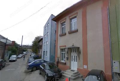 Spațiu comercial, în Timpuri Noi - 3