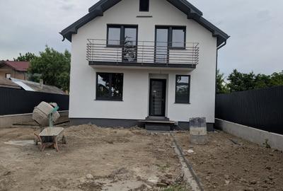 Casă individuală cu 4 camere cu Canalizare în Șerbănești - 1