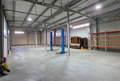 Spațiu comercial, de 550 mp, în Central - 4