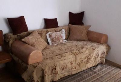 Casă cu 5 camere cu Teren 2000 Mp în Ivești - 2