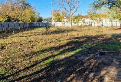 Casă cu 2 camere cu Teren 1100 Mp în Central - 1