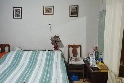 Casă cu 4 camere cu Canalizare în Km 4 - 5