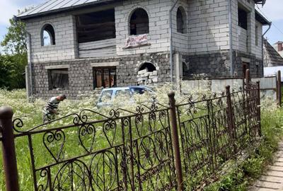 Casă cu 8 camere cu Teren 706 Mp în Ieud - 6
