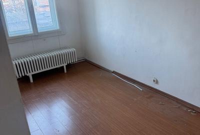 Apartament cu 3 camere decomandat în Exterior Vest - 1