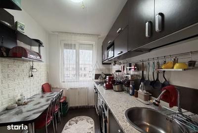 Apartament cu 3 camere semidecomandat în Tei - 2
