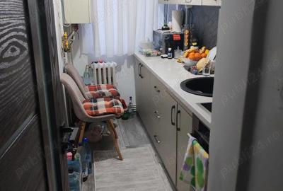 Apartament cu 3 camere semidecomandat în Craiovița Nouă - 5