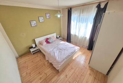 2 Cam-Aradului-3 Min Iulius Town--Mobilat-Centrala-Balcon--Aer conditionat-54 MP - 5