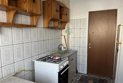 Apartament cu 4 camere decomandat, mobilat în Burdujeni