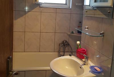 Apartament cu 3 camere decomandat în Giurgiului - 1