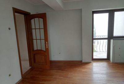Casă cu 4 camere cu Teren 500 Mp în Bd. Coșbuc - 12