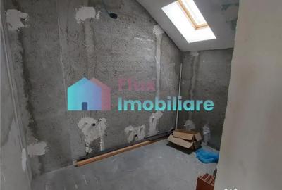 Casă cu 4 camere cu Teren 8450 Mp în Central - 13