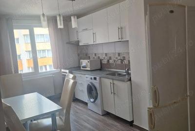 Apartament cu 3 camere decomandat în Gheorghe Lazăr