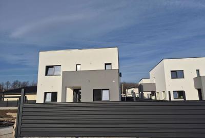 Casă cu 4 camere în Albota - 8