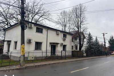 Casă cu 6 camere cu Canalizare în Central - 6