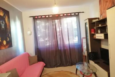 Garsonieră semidecomandată în Far