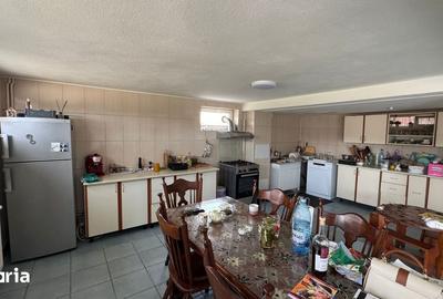 Casă cu 5 camere cu Teren 2011 Mp în Central - 16