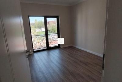 Casă cu 5 camere cu Teren 446 Mp în Central - 14