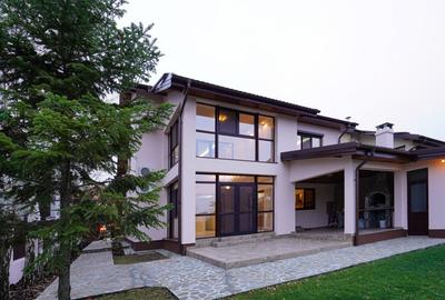 Casă individuală cu 6 camere în Corbeanca