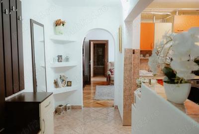 Apartament cu 3 camere semidecomandat în Micro 16 - 6
