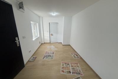 2 corpuri de Casă renovate + teren 125 mp Campina - 20