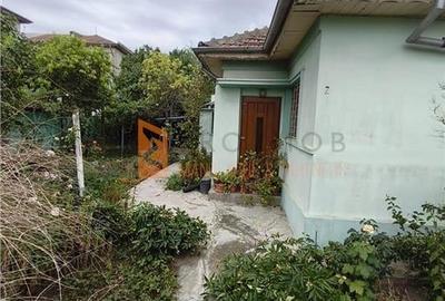 Casă individuală cu 3 camere în Central