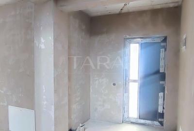Duplex cu 4 camere cu Canalizare în Dâmbul Rotund