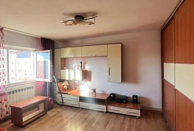 3 camere Decomandat stradal,Gaze-inel || - 3