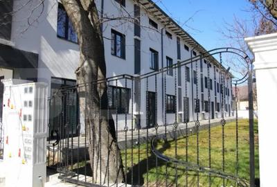 Casă cu 4 camere cu Teren 185 Mp în Central - 4