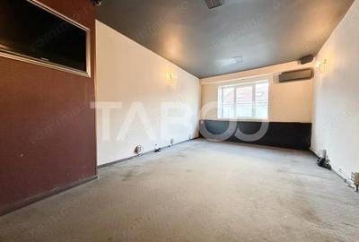 Spațiu comercial, de 117 mp, în Central - 3