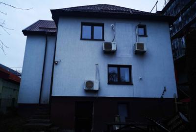 Casă cu 4 camere în Central - 3