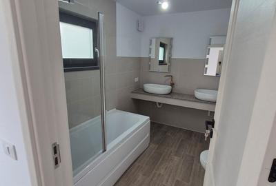 Casă cu 4 camere cu Teren 462 Mp în Central - 17