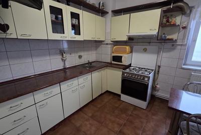 Apartament cu 4 camere decomandat în Central - 2
