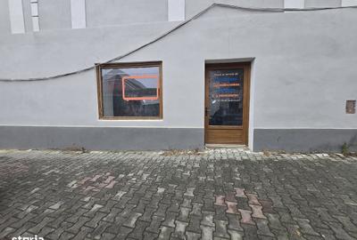 Spațiu comercial, de 50 mp, în Central - 4