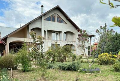 Casă cu 6 camere cu Teren 2300 Mp în Iepurești - 5