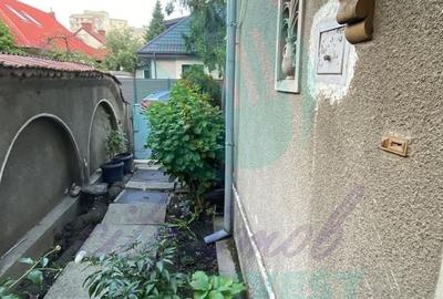 Parter de vila cu mică curte, Piața Alba Iulia - 10