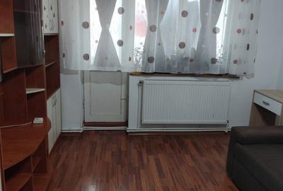 Garsonieră decomandată în Central - 1