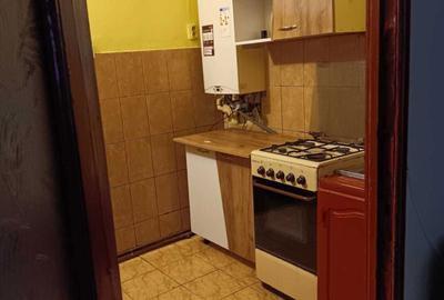 Garsonieră decomandată în Central - 2