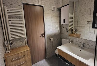 Apartament cu 3 camere semidecomandat în 1 Mai - 12