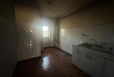 Vanzare apartament 3 camere Centru - 2