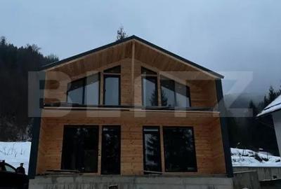 Casă cu 3 camere cu Teren 300 Mp în Central - 1