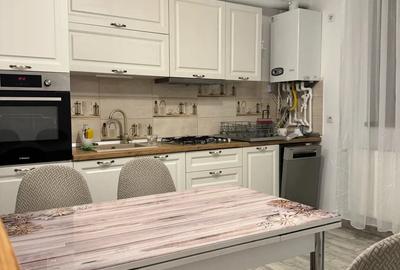 Inchiriez apartament 3 camere - 4