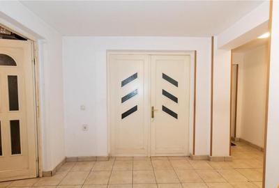 Resedinta cu atmosfera familiara,peisaj imersiv,amplasare pr - 18