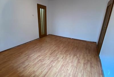 2 semidecomandate la parter cu centrala si termopan, Liceul Karpen - 5