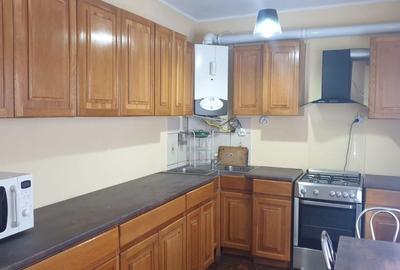 Casă cu 4 camere cu Teren 300 Mp în Central - 1